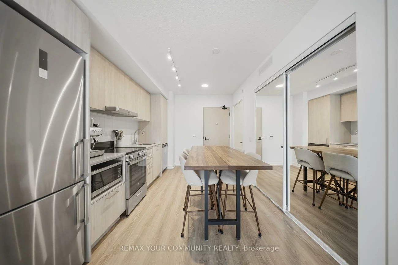 195, Commerce, Vaughan Corporate Centre, Vaughan