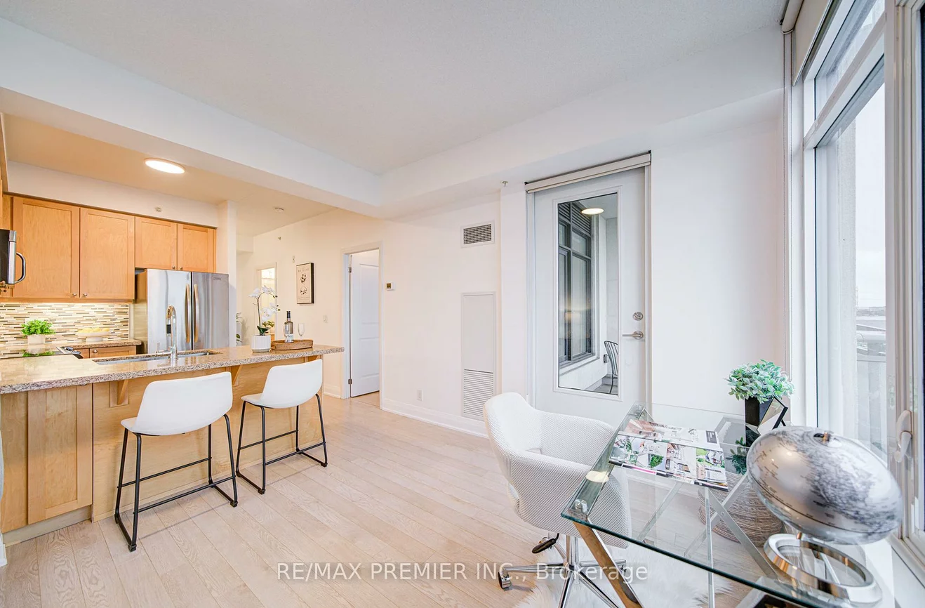 12, Woodstream, Vaughan Grove, Vaughan