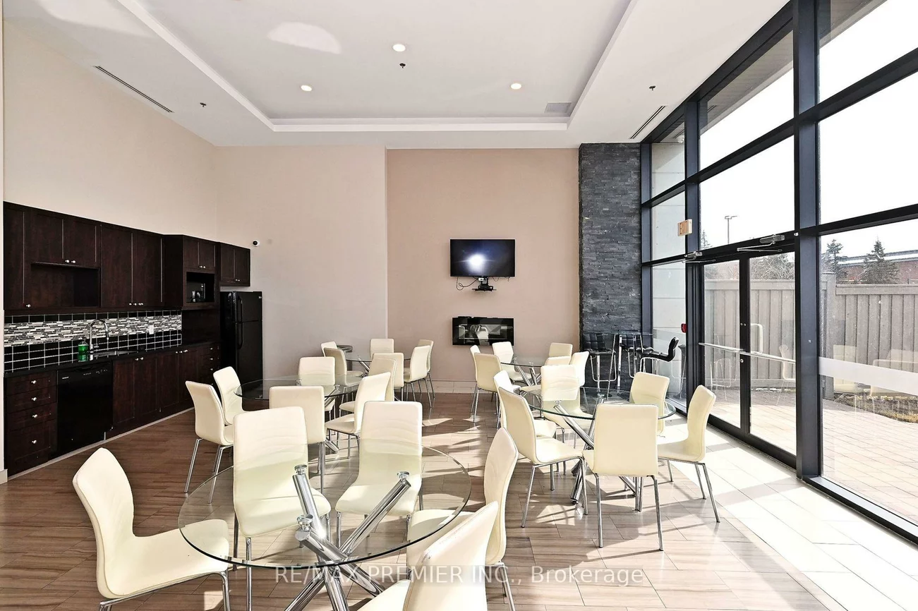 12, Woodstream, Vaughan Grove, Vaughan