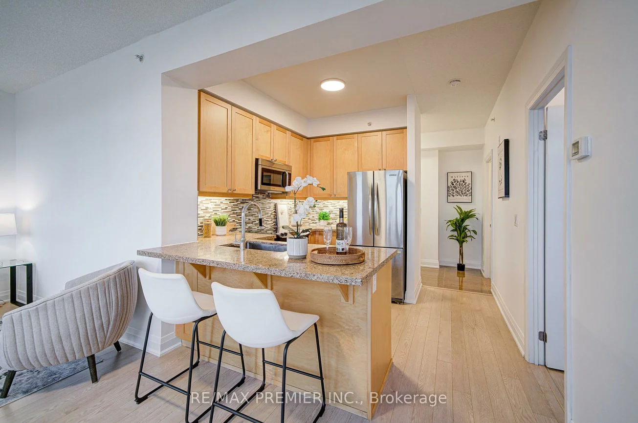 12, Woodstream, Vaughan Grove, Vaughan