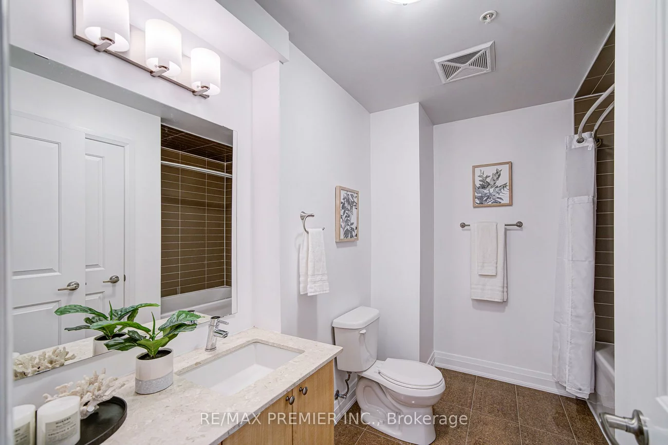 12, Woodstream, Vaughan Grove, Vaughan