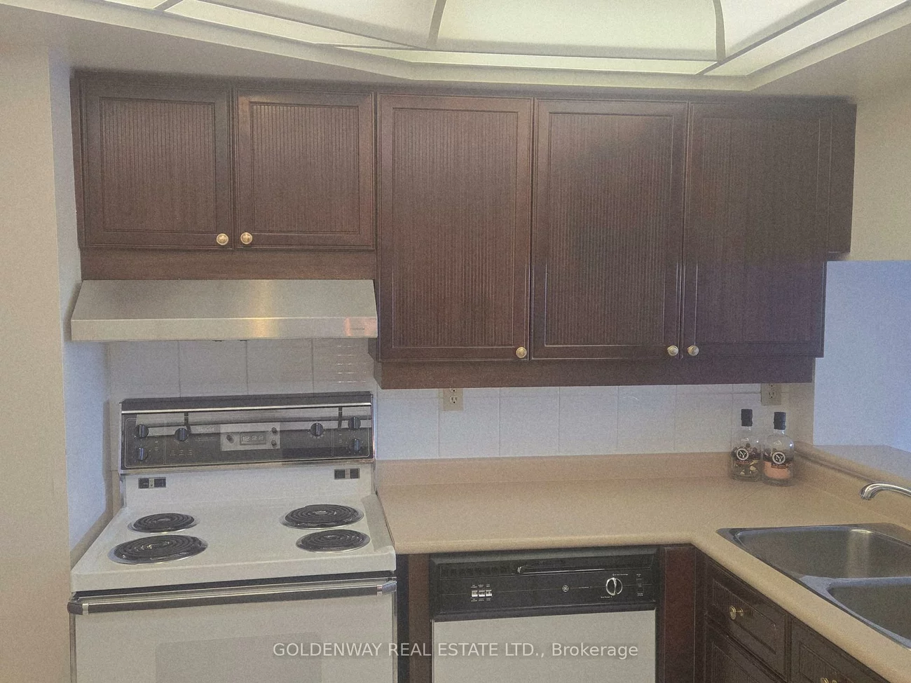 7300, Yonge, Crestwood-Springfarm-Yorkhill, Vaughan