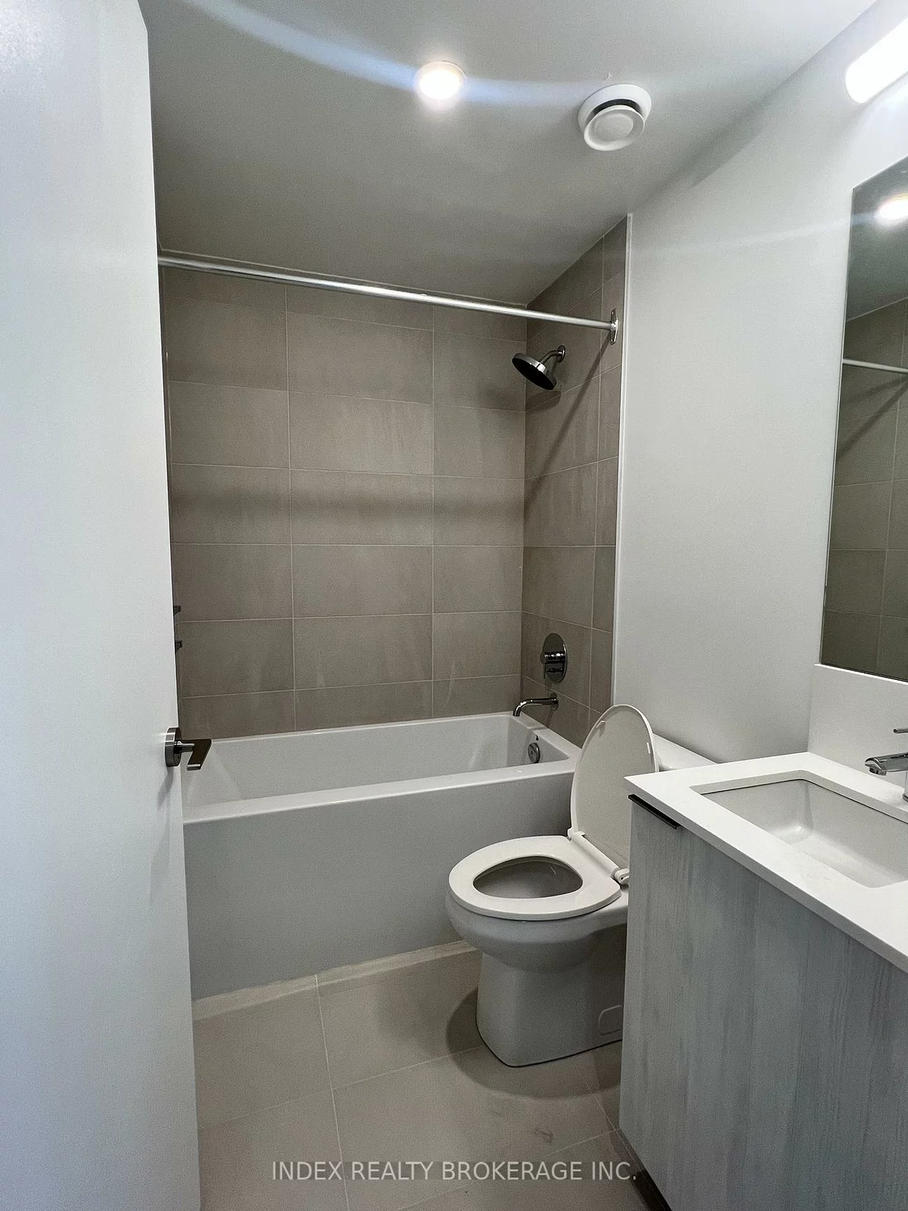 1000, Portage, Vaughan Corporate Centre, Vaughan