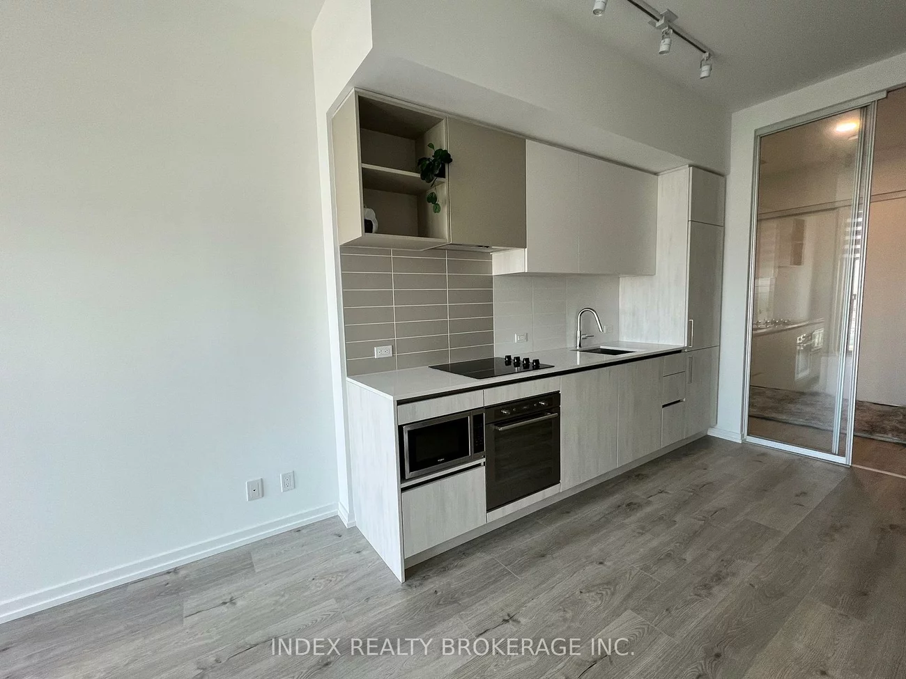 1000, Portage, Vaughan Corporate Centre, Vaughan