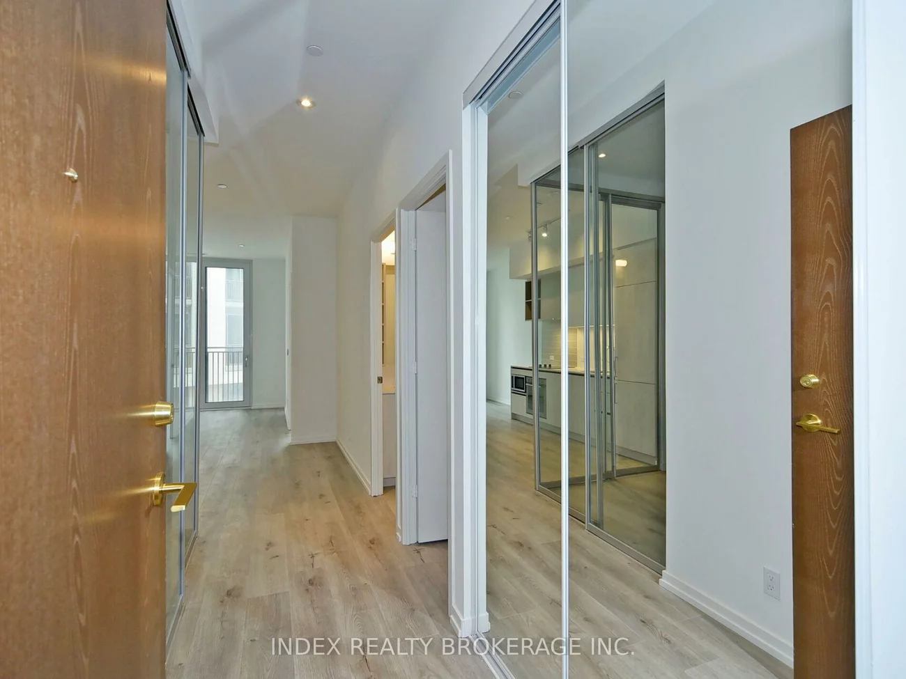 1000, Portage, Vaughan Corporate Centre, Vaughan