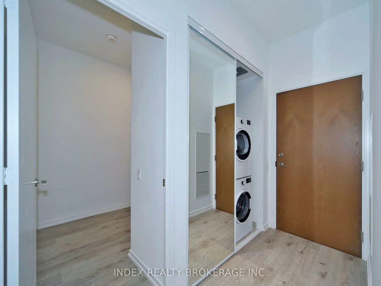 1000, Portage, Vaughan Corporate Centre, Vaughan