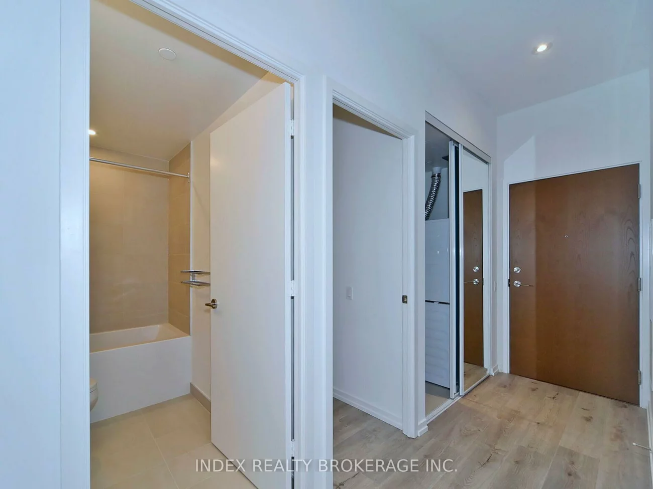 1000, Portage, Vaughan Corporate Centre, Vaughan