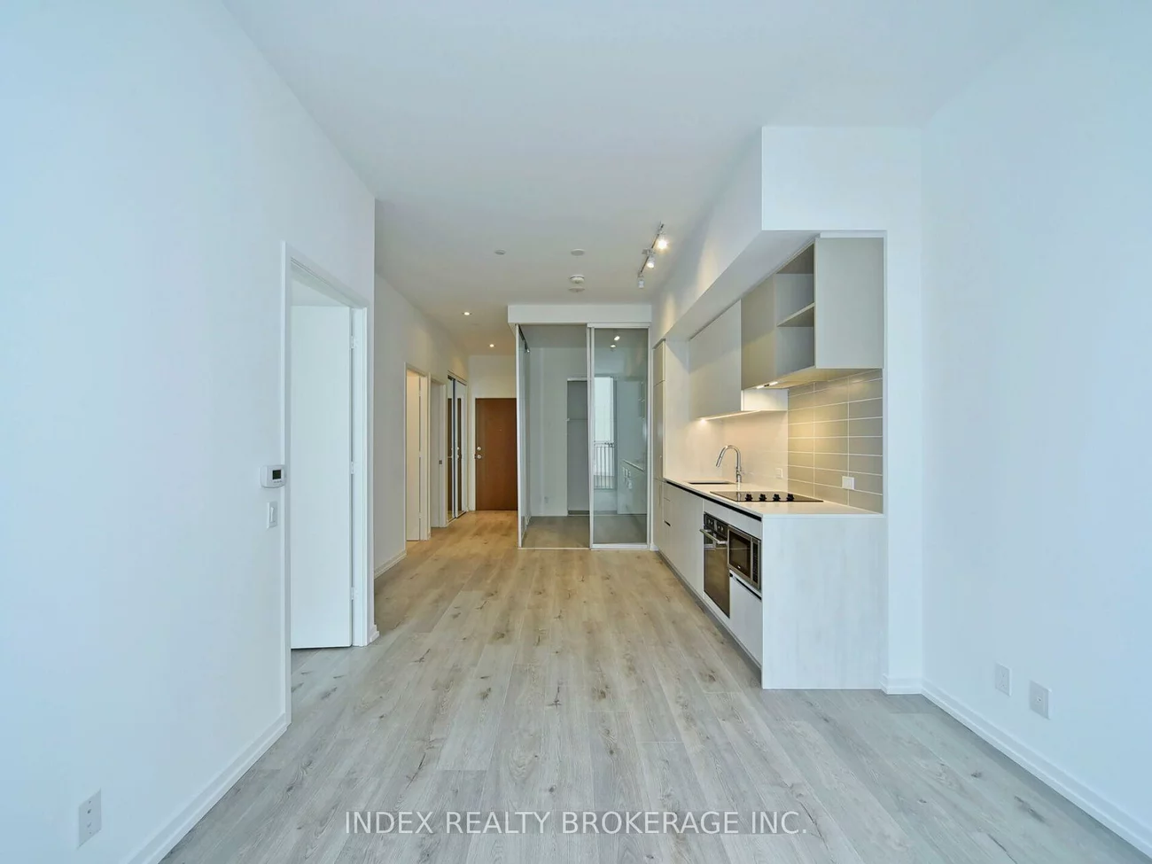 1000, Portage, Vaughan Corporate Centre, Vaughan