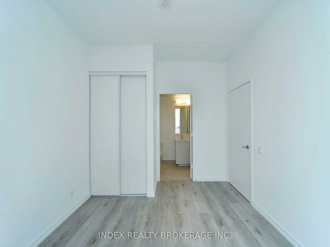 1000, Portage, Vaughan Corporate Centre, Vaughan