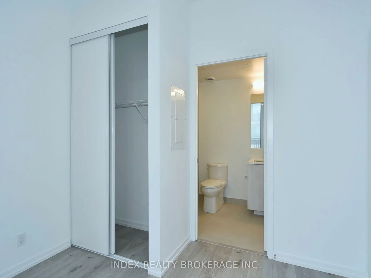 1000, Portage, Vaughan Corporate Centre, Vaughan