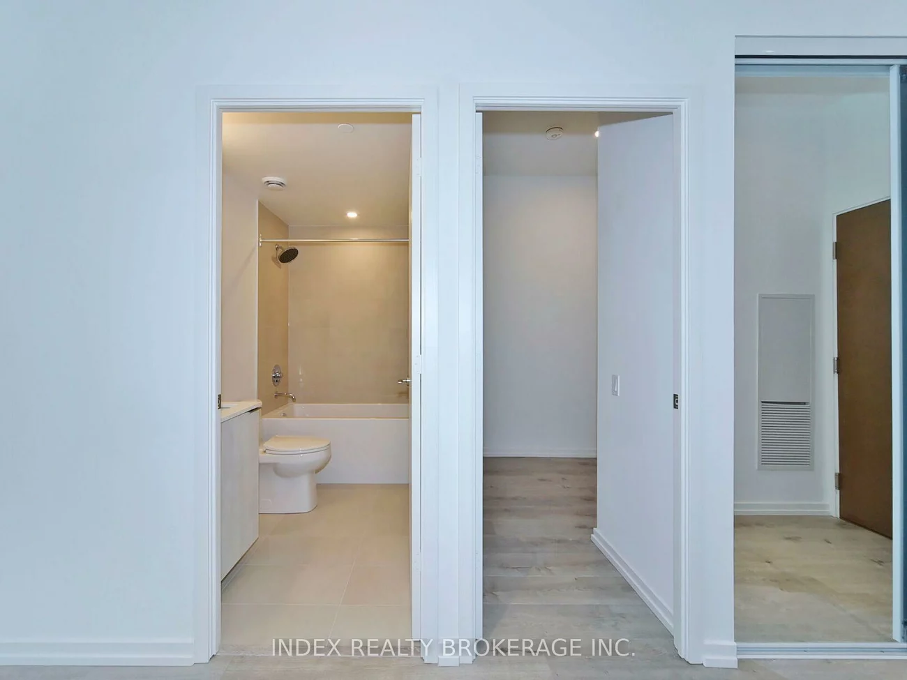 1000, Portage, Vaughan Corporate Centre, Vaughan