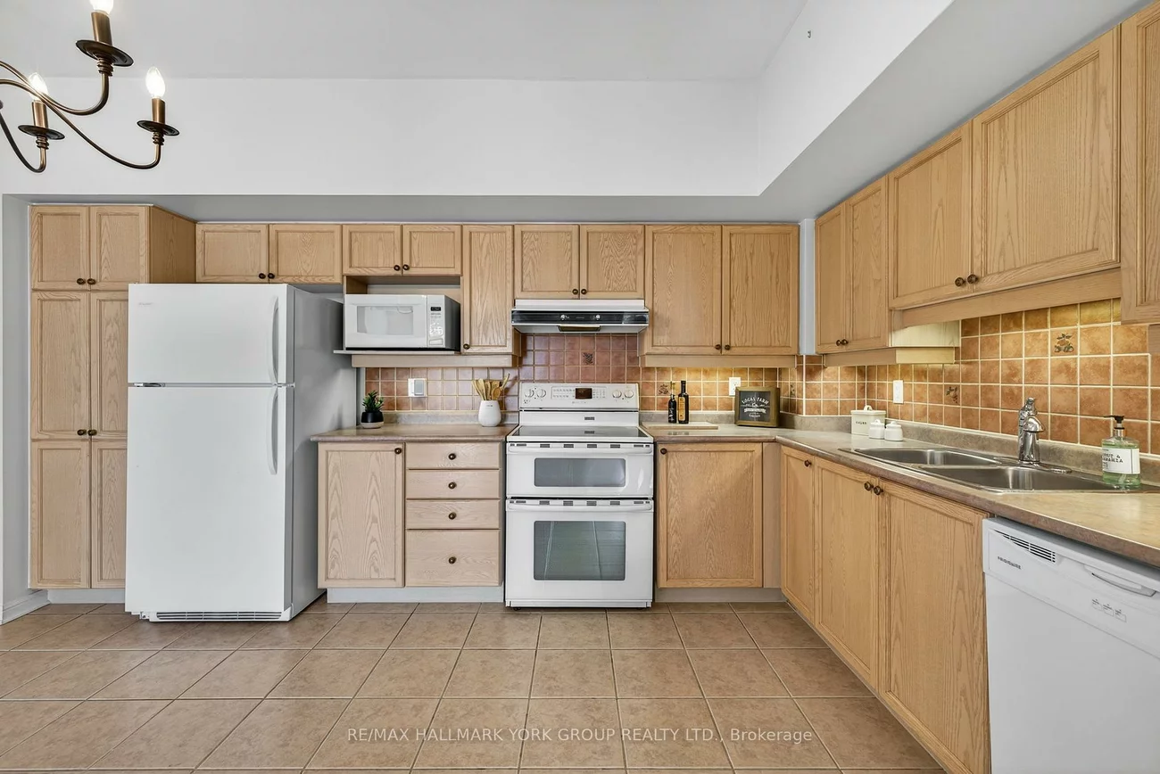 2500, Rutherford, Maple, Vaughan