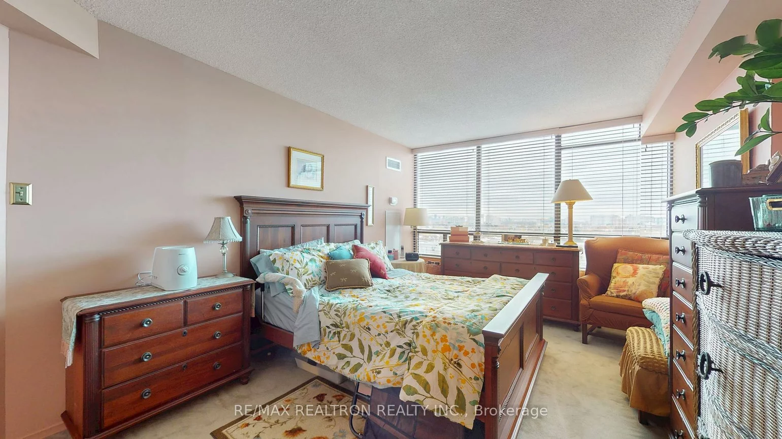 7420, Bathurst, Brownridge, Vaughan