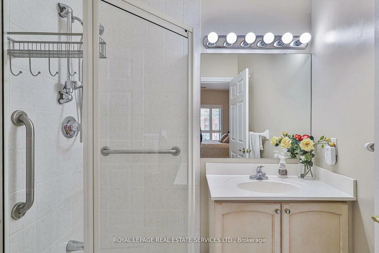 33, Wallace, West Woodbridge, Vaughan