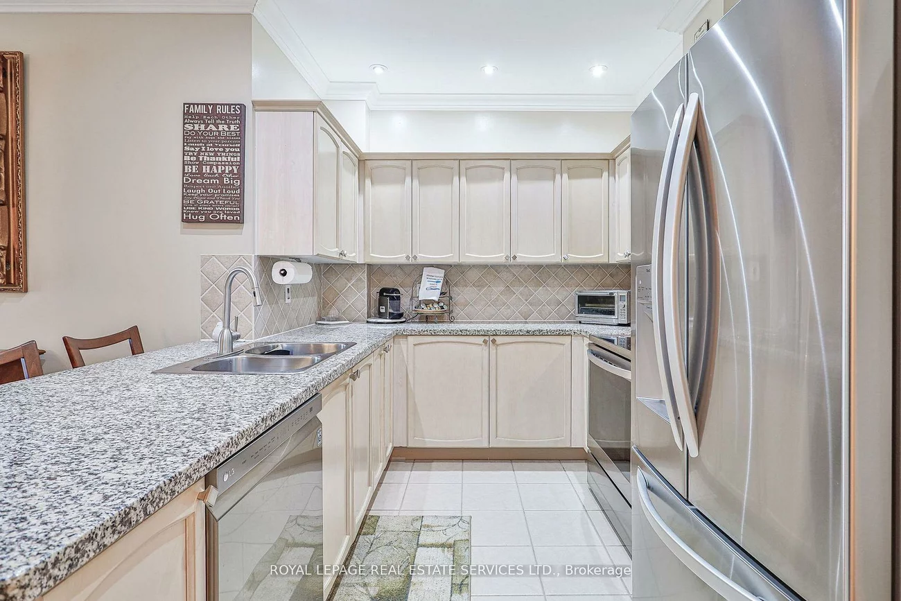 33, Wallace, West Woodbridge, Vaughan