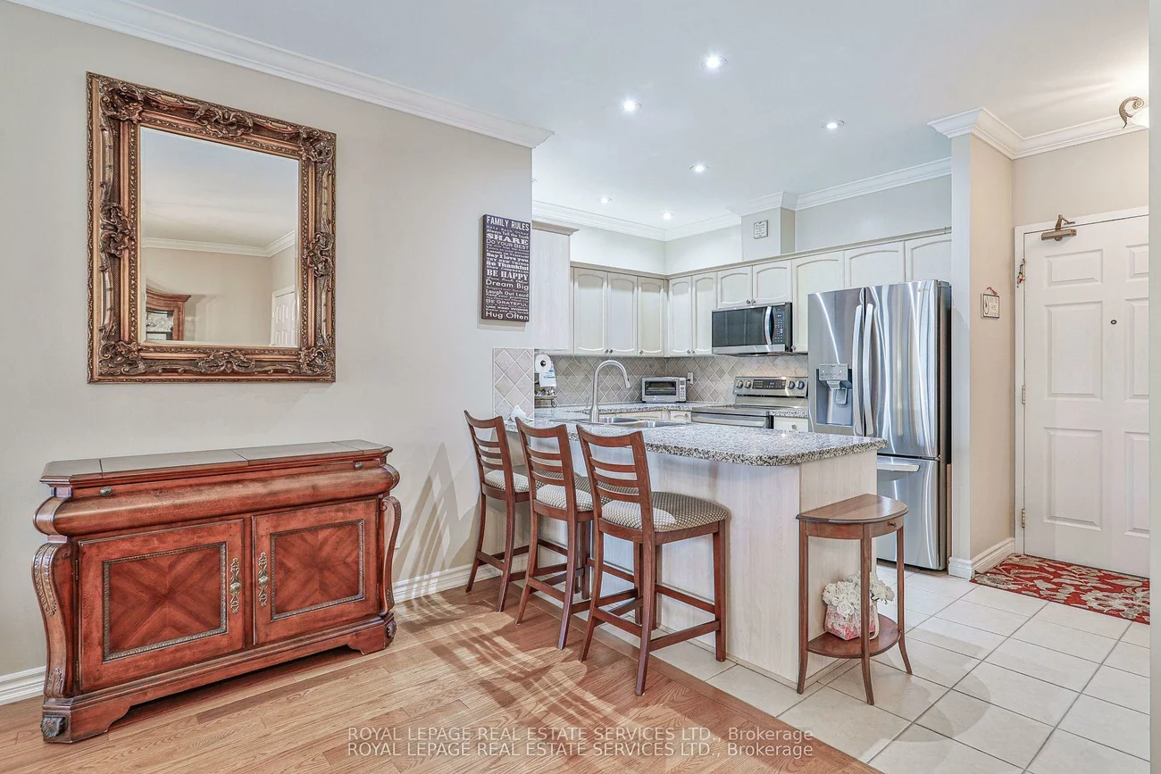 33, Wallace, West Woodbridge, Vaughan