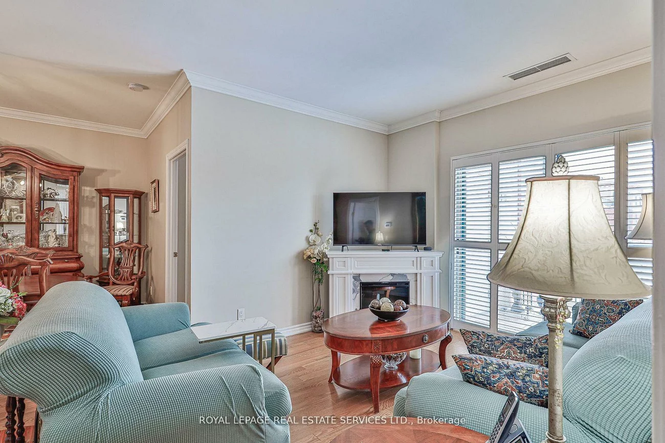 33, Wallace, West Woodbridge, Vaughan