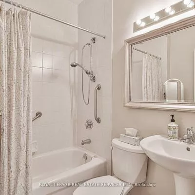 33, Wallace, West Woodbridge, Vaughan