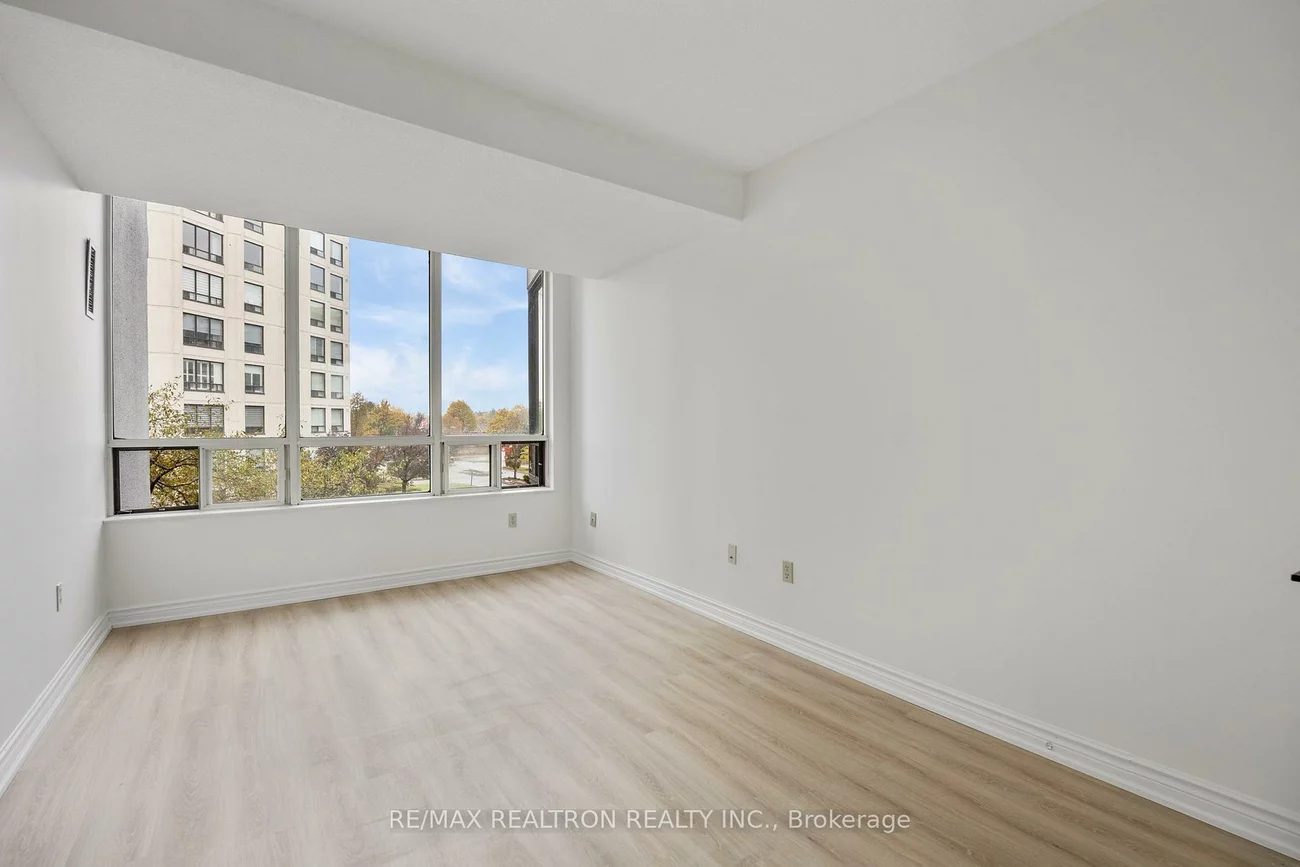 333, Clark, Crestwood-Springfarm-Yorkhill, Vaughan