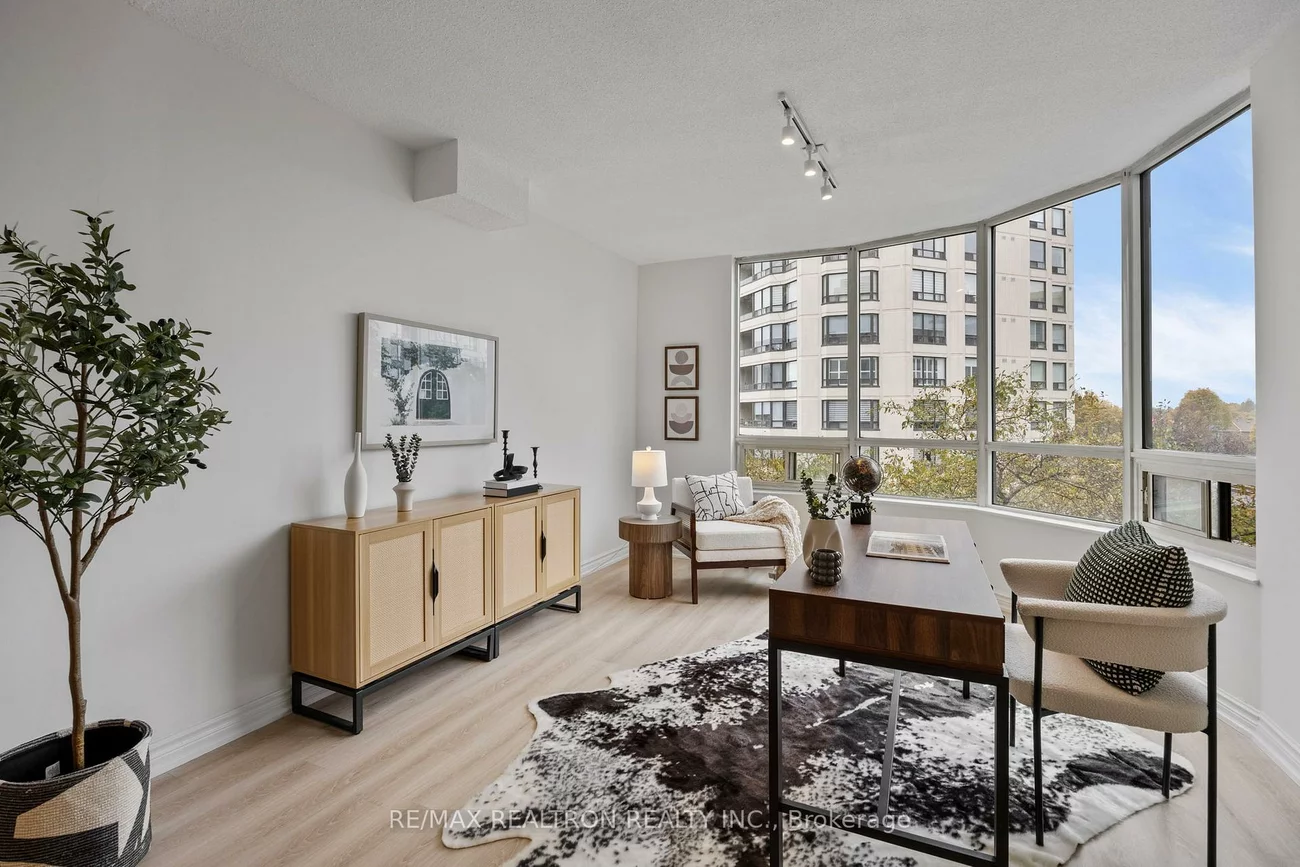 333, Clark, Crestwood-Springfarm-Yorkhill, Vaughan