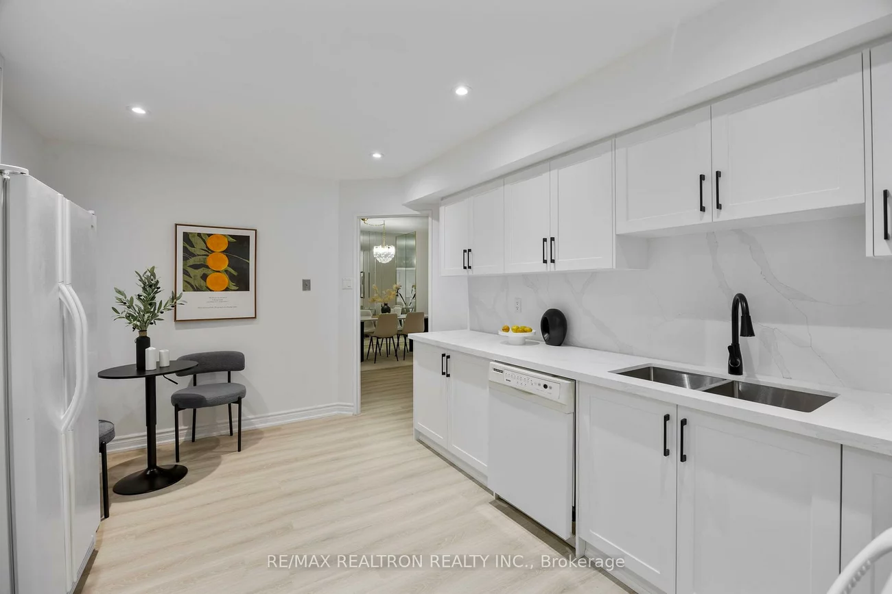 333, Clark, Crestwood-Springfarm-Yorkhill, Vaughan