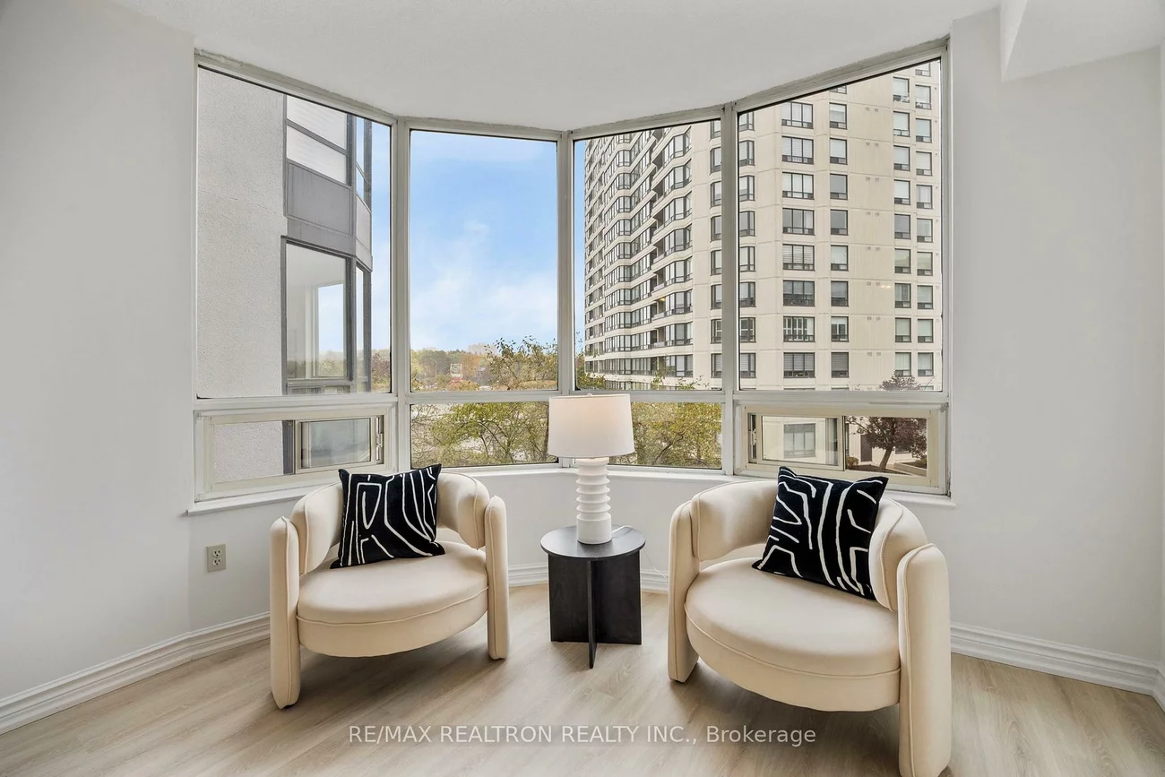 333, Clark, Crestwood-Springfarm-Yorkhill, Vaughan