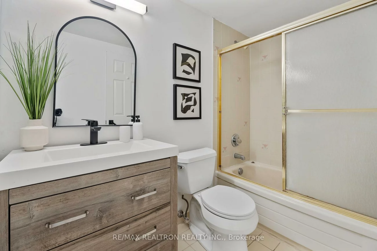 333, Clark, Crestwood-Springfarm-Yorkhill, Vaughan