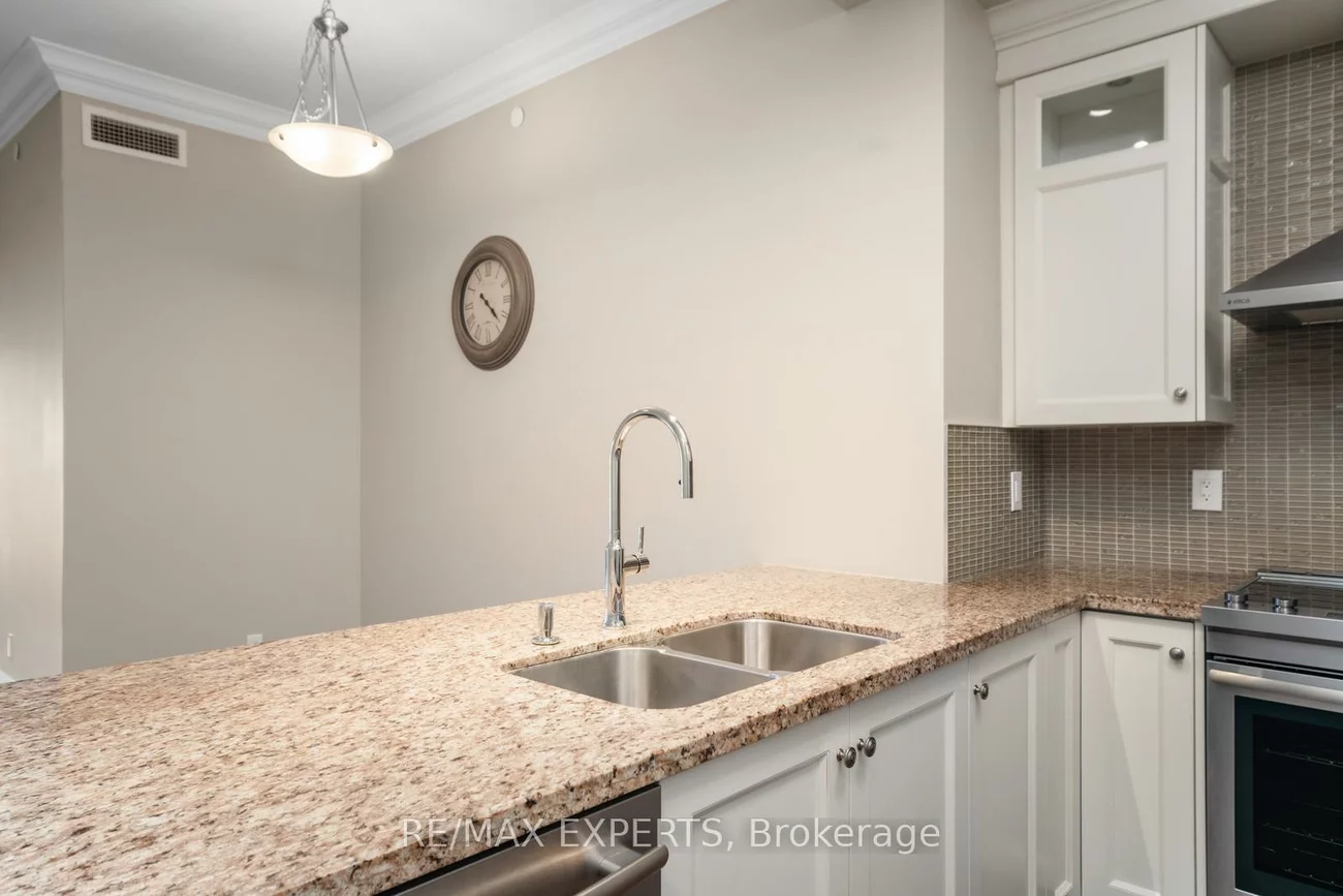 9909, Pine Valley, Vellore Village, Vaughan