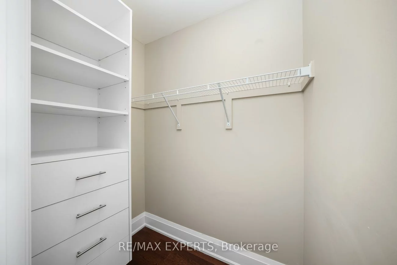 9909, Pine Valley, Vellore Village, Vaughan