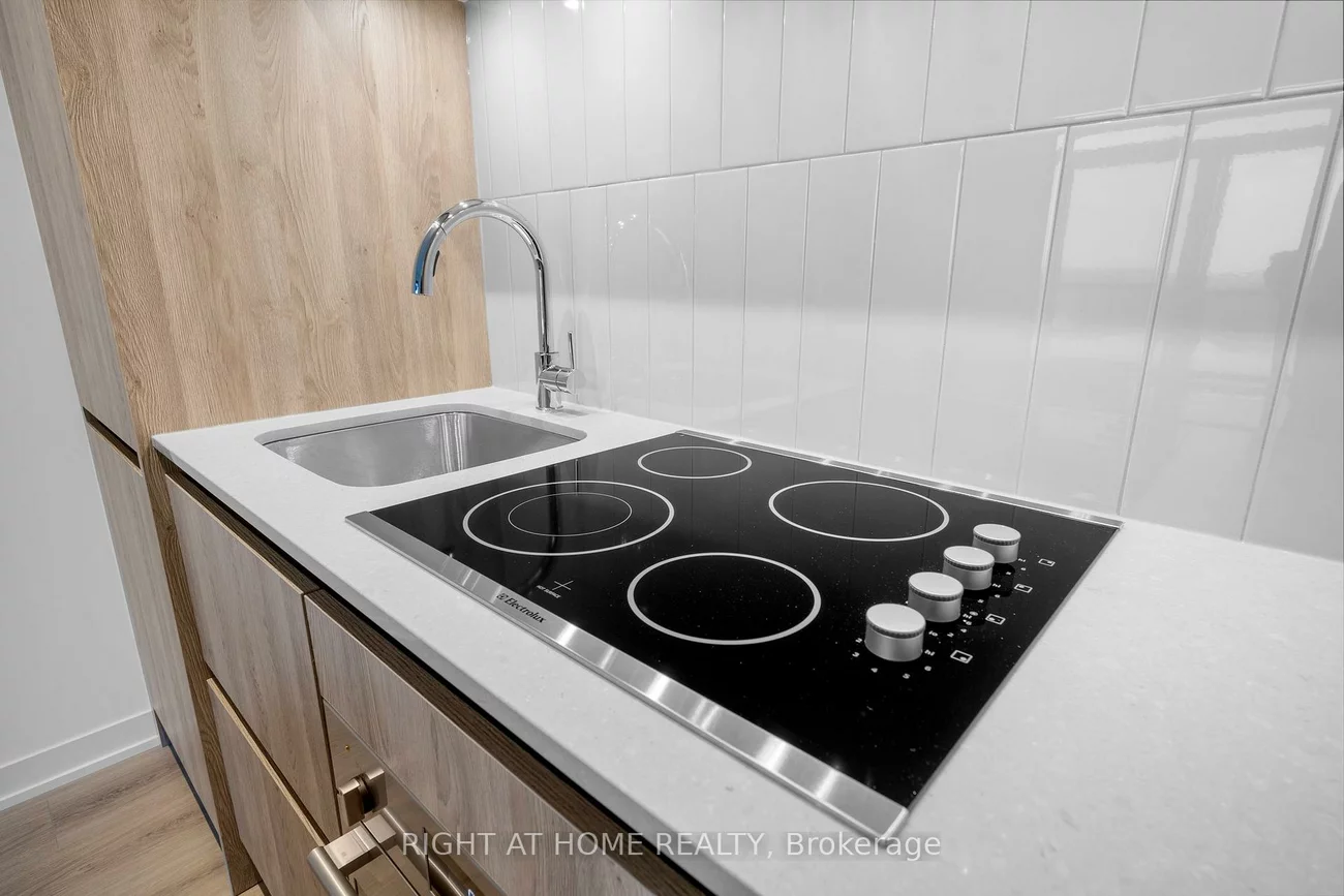 7950, Bathurst, Beverley Glen, Vaughan