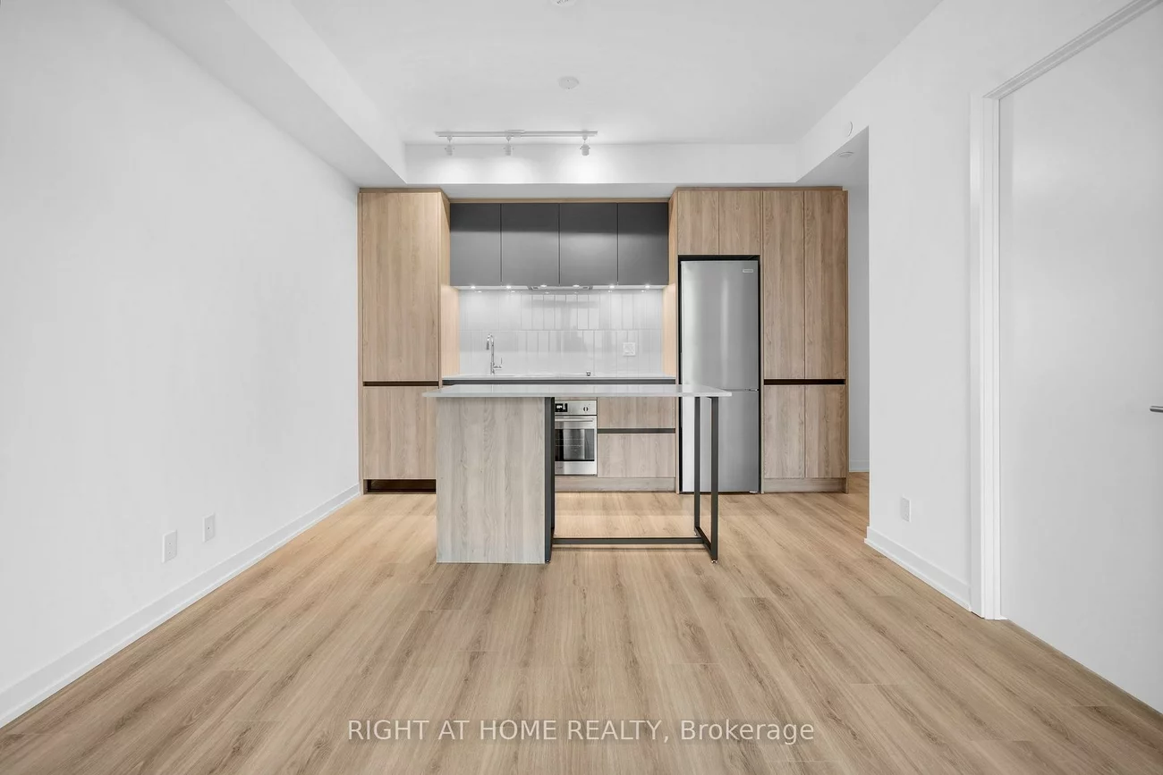 7950, Bathurst, Beverley Glen, Vaughan