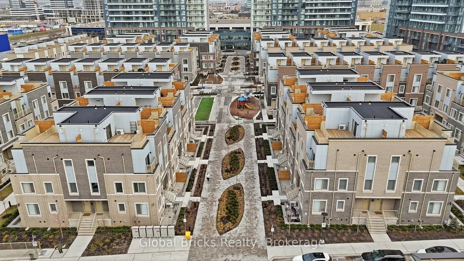 131, Honeycrisp, Vaughan Corporate Centre, Vaughan