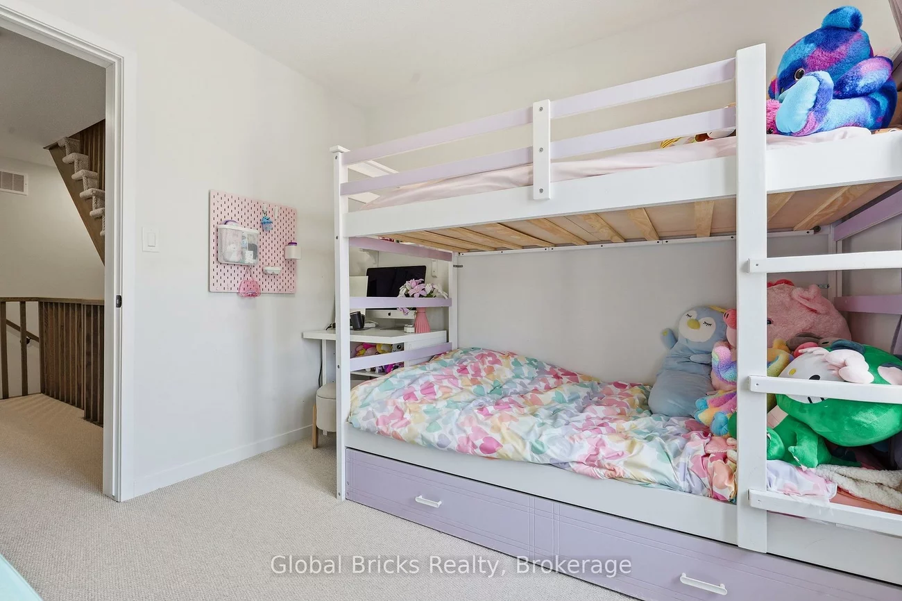 131, Honeycrisp, Vaughan Corporate Centre, Vaughan