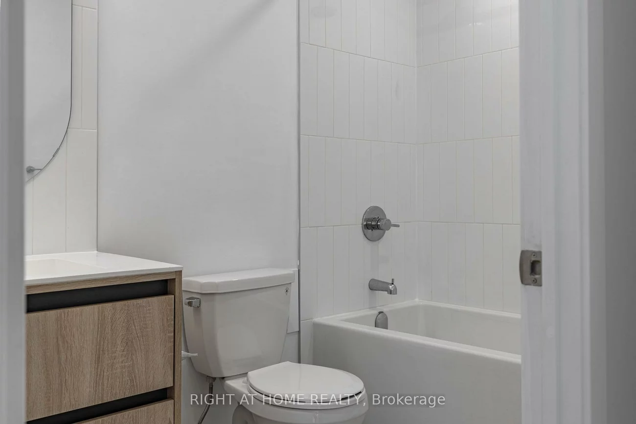 7950, Bathurst, Beverley Glen, Vaughan