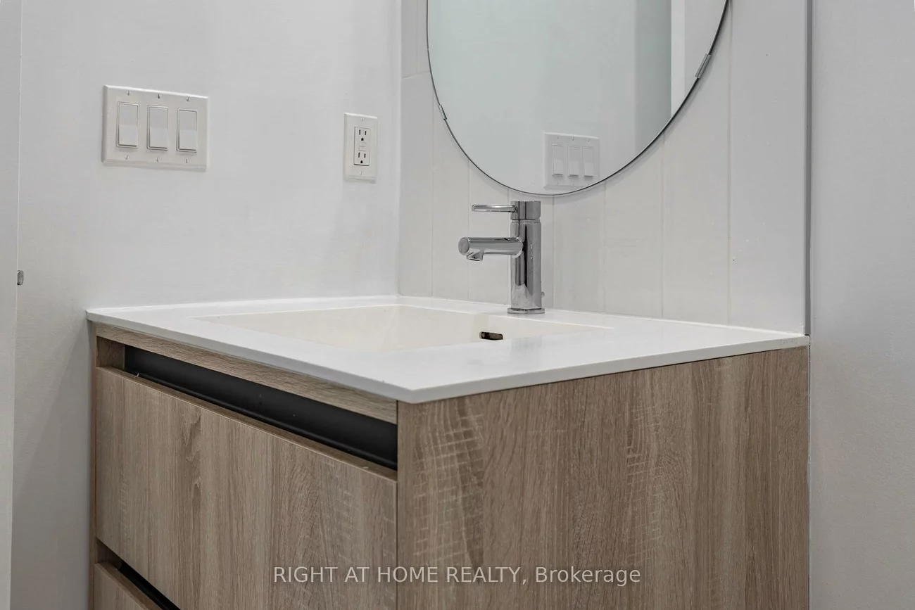 7950, Bathurst, Beverley Glen, Vaughan