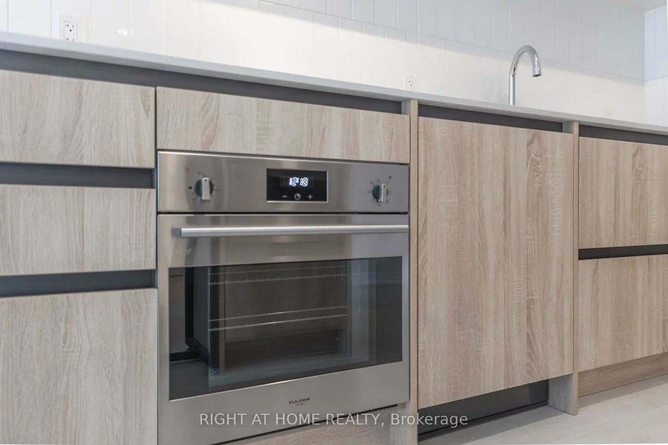 7950, Bathurst, Beverley Glen, Vaughan