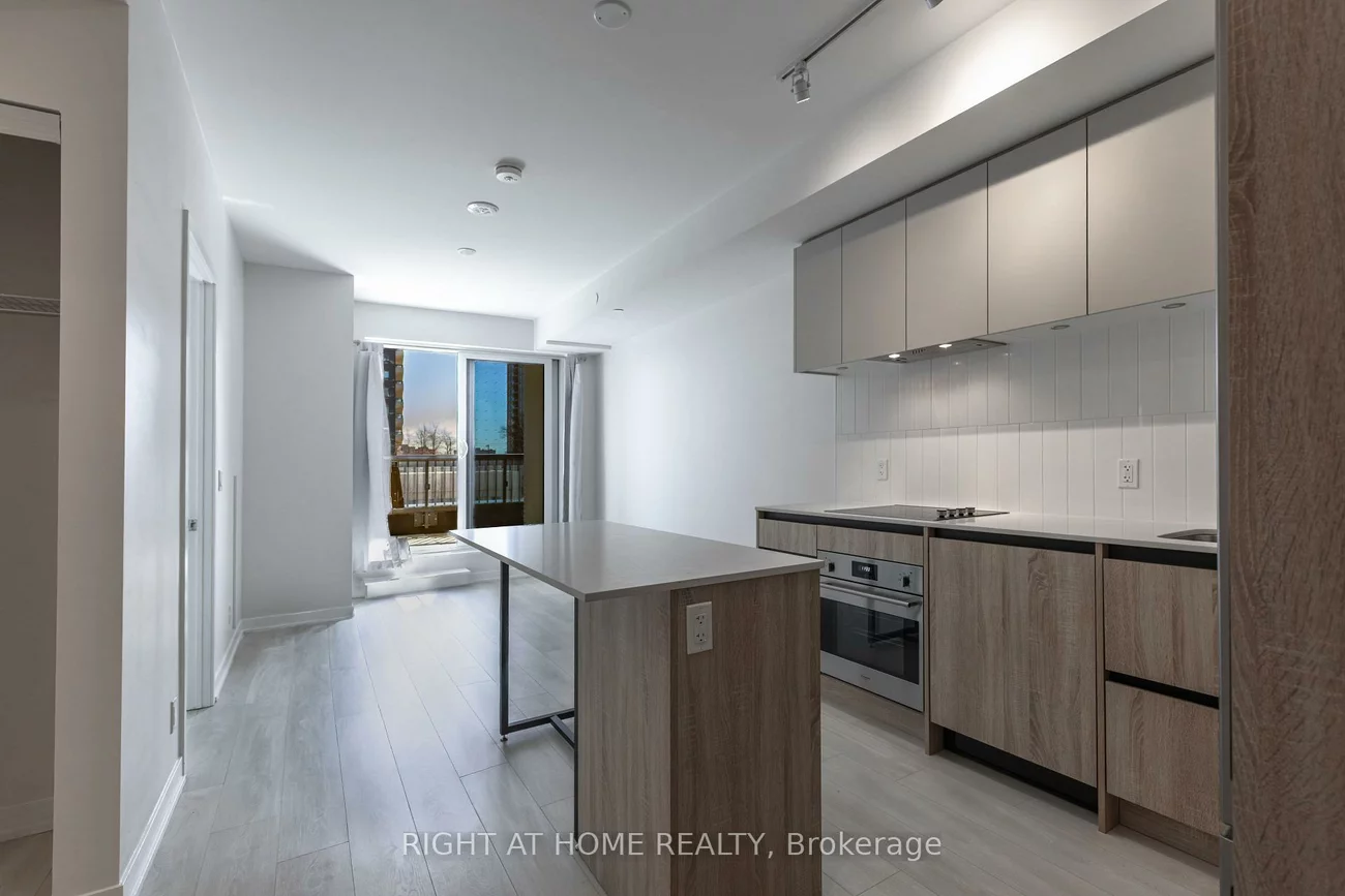 7950, Bathurst, Beverley Glen, Vaughan