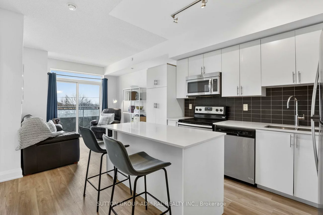 7900, Bathurst, Beverley Glen, Vaughan