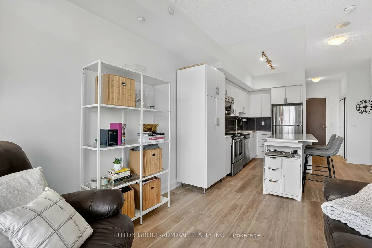 7900, Bathurst, Beverley Glen, Vaughan