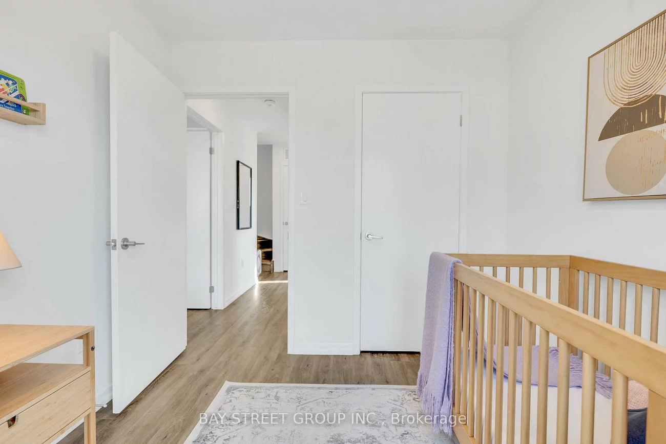 150, Honeycrisp, Vaughan Corporate Centre, Vaughan