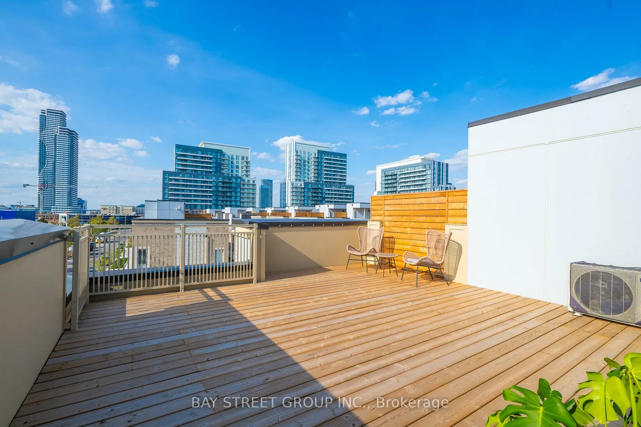 150, Honeycrisp, Vaughan Corporate Centre, Vaughan