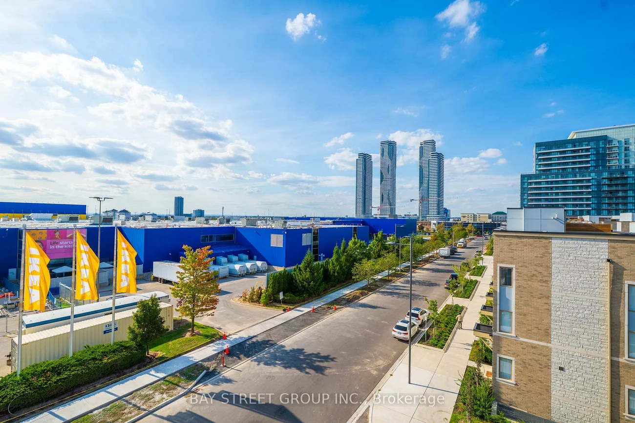 150, Honeycrisp, Vaughan Corporate Centre, Vaughan