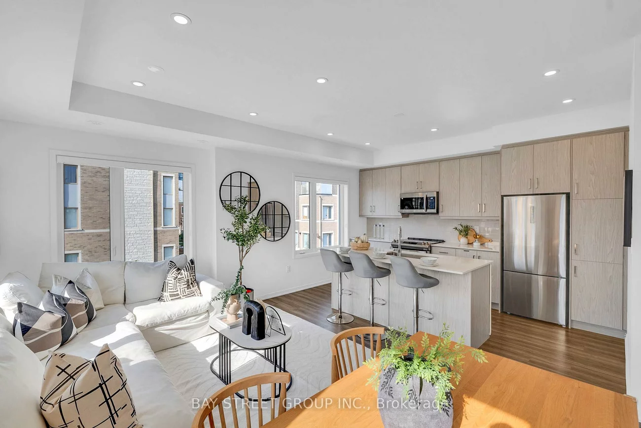 150, Honeycrisp, Vaughan Corporate Centre, Vaughan