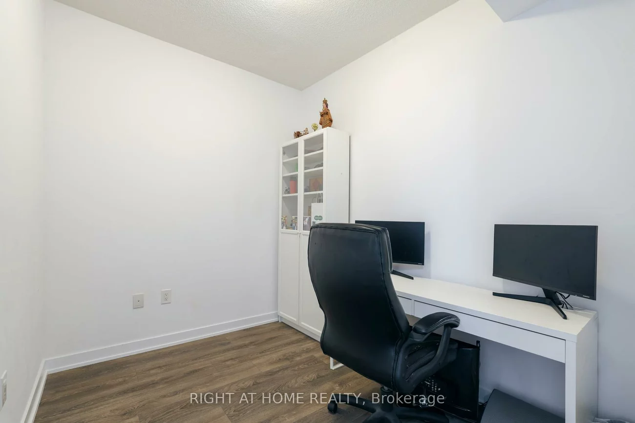 38, Honeycrisp, Vaughan Corporate Centre, Vaughan