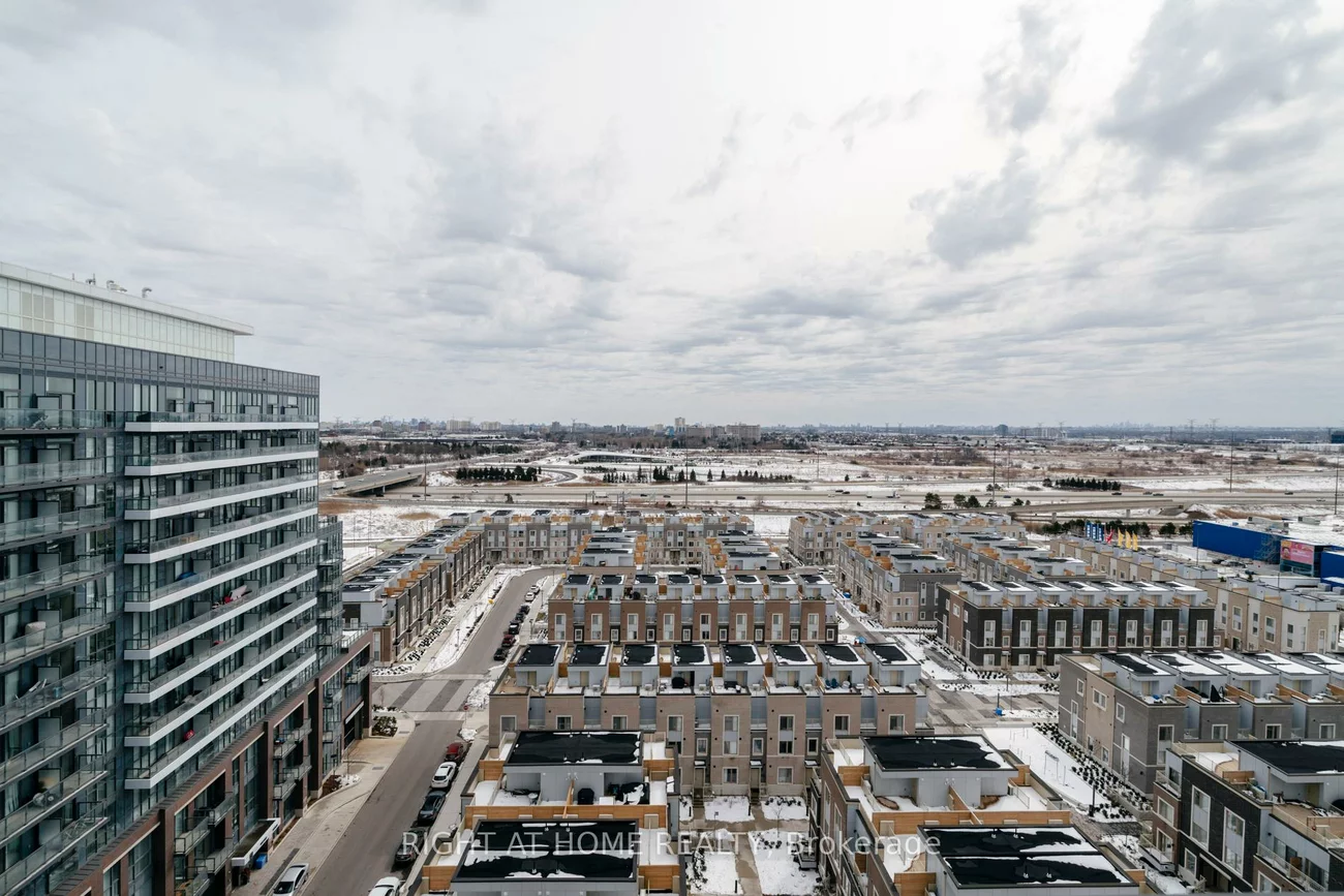 38, Honeycrisp, Vaughan Corporate Centre, Vaughan