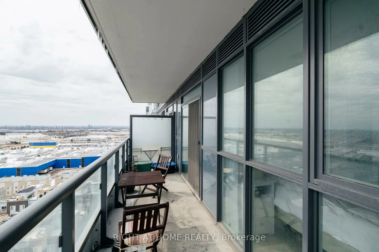 38, Honeycrisp, Vaughan Corporate Centre, Vaughan