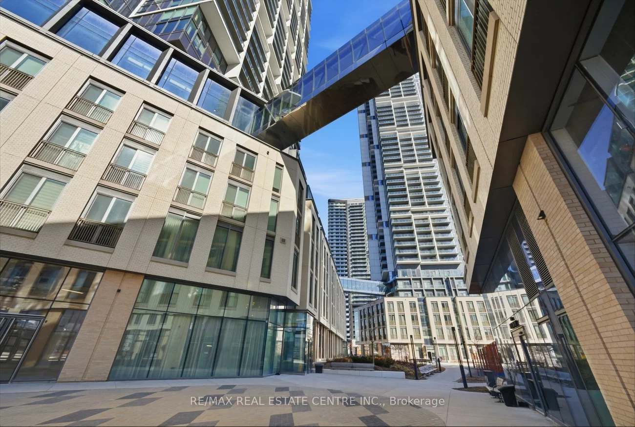 1000, Portage, Vaughan Corporate Centre, Vaughan