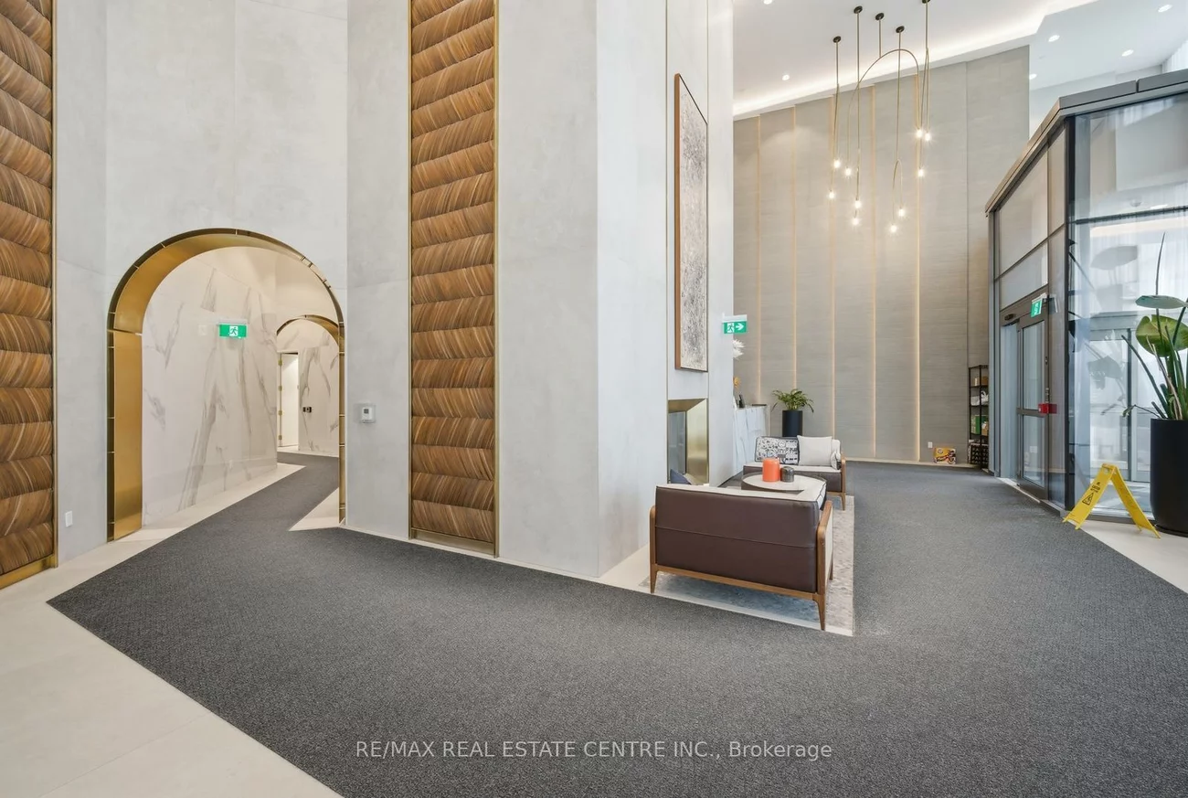 1000, Portage, Vaughan Corporate Centre, Vaughan