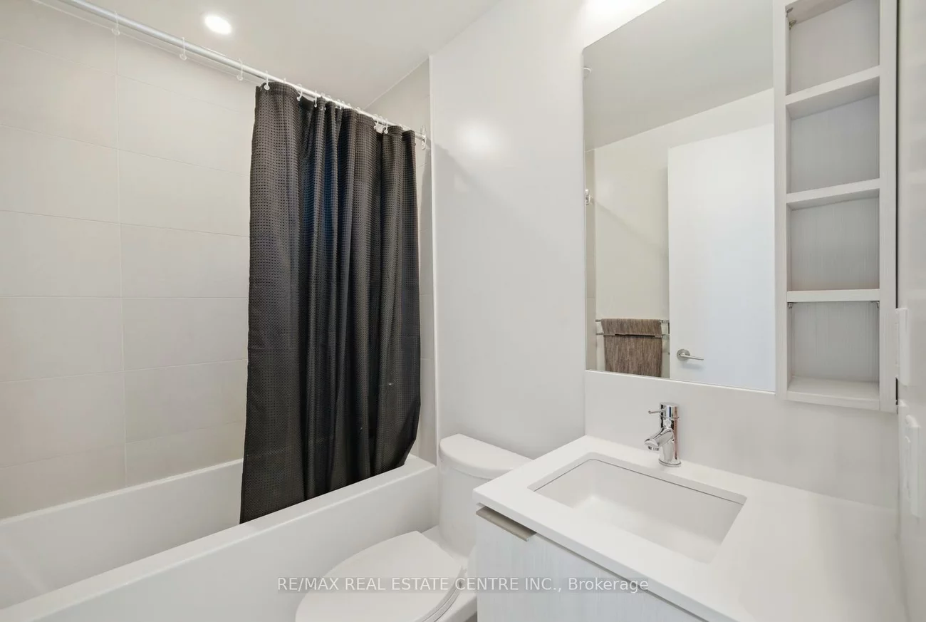 1000, Portage, Vaughan Corporate Centre, Vaughan