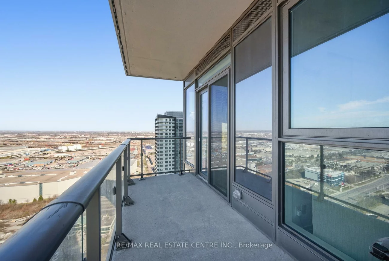 1000, Portage, Vaughan Corporate Centre, Vaughan